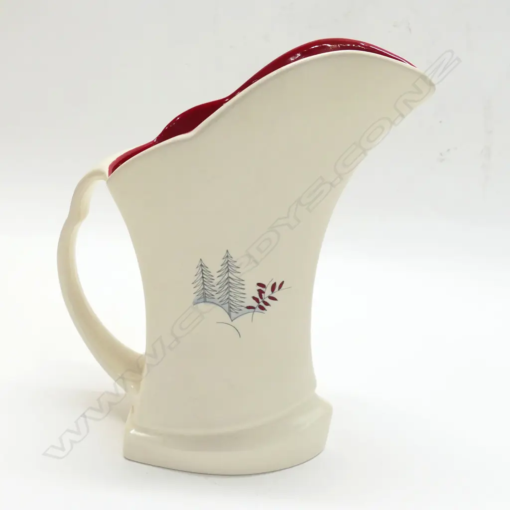 A Crown Devon Stockholm jug. Image 1++